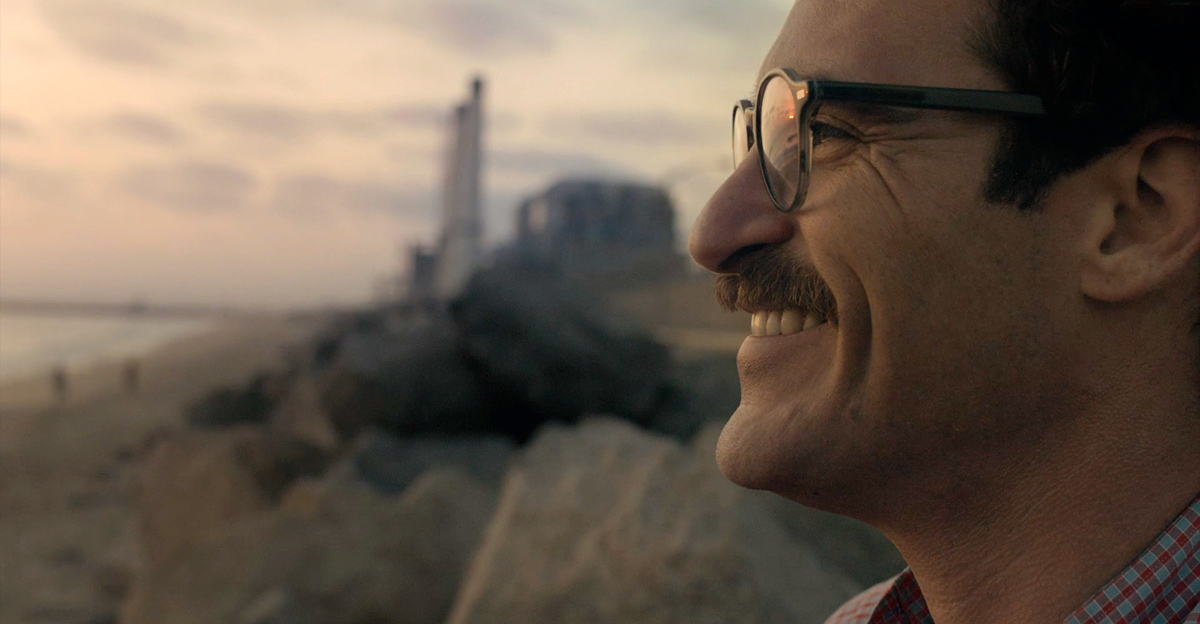 Тя, Хоакин Финикс